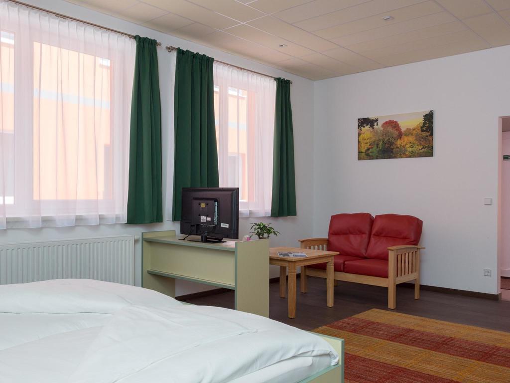 Winrooms "Hotel&Appartement" Wiener Neustadt Eksteriør billede