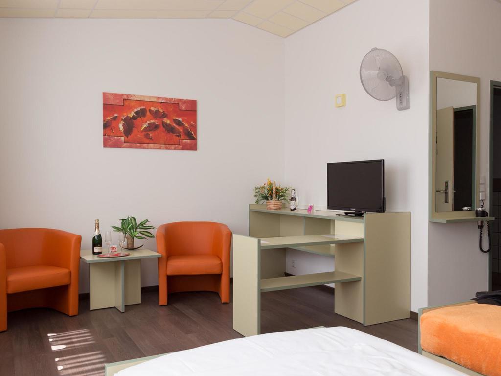 Winrooms "Hotel&Appartement" Wiener Neustadt Eksteriør billede