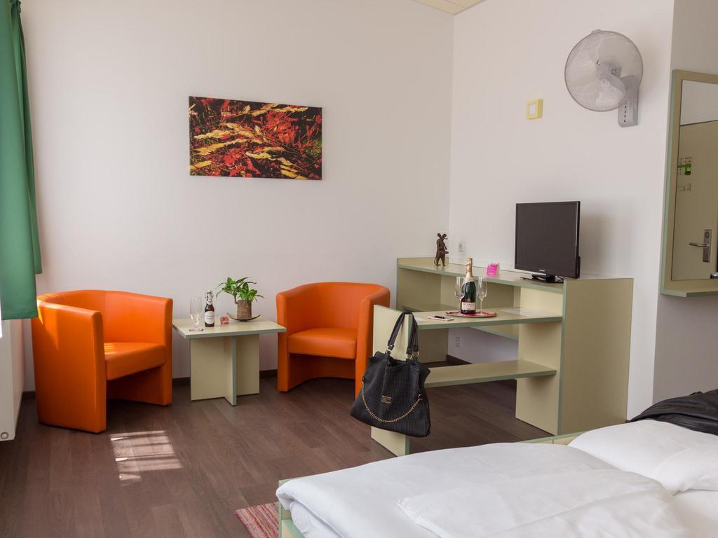 Winrooms "Hotel&Appartement" Wiener Neustadt Eksteriør billede