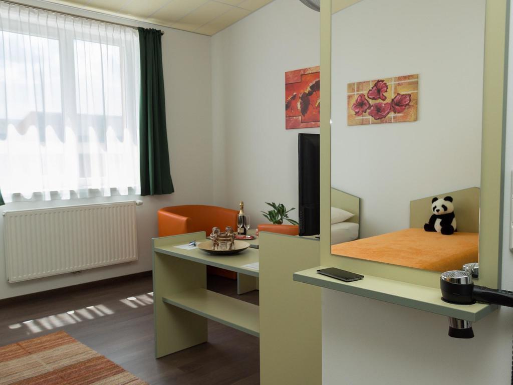 Winrooms "Hotel&Appartement" Wiener Neustadt Eksteriør billede