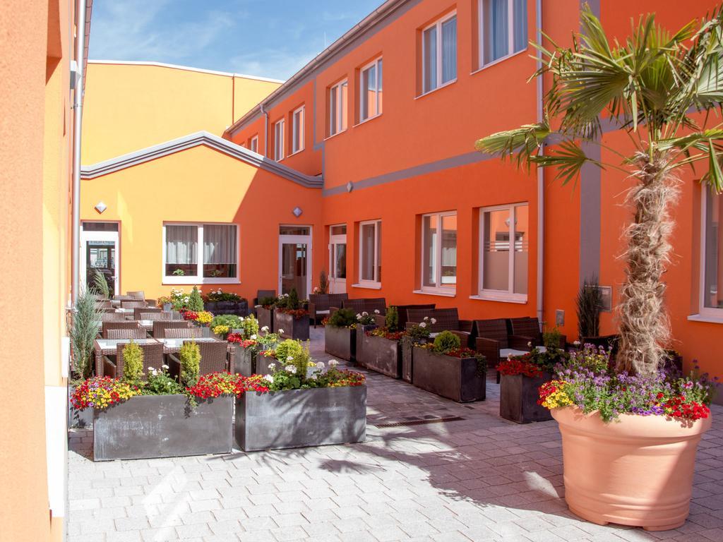 Winrooms "Hotel&Appartement" Wiener Neustadt Eksteriør billede