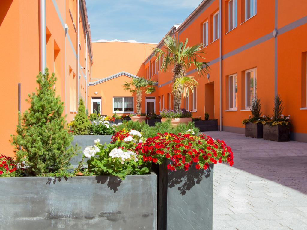 Winrooms "Hotel&Appartement" Wiener Neustadt Eksteriør billede